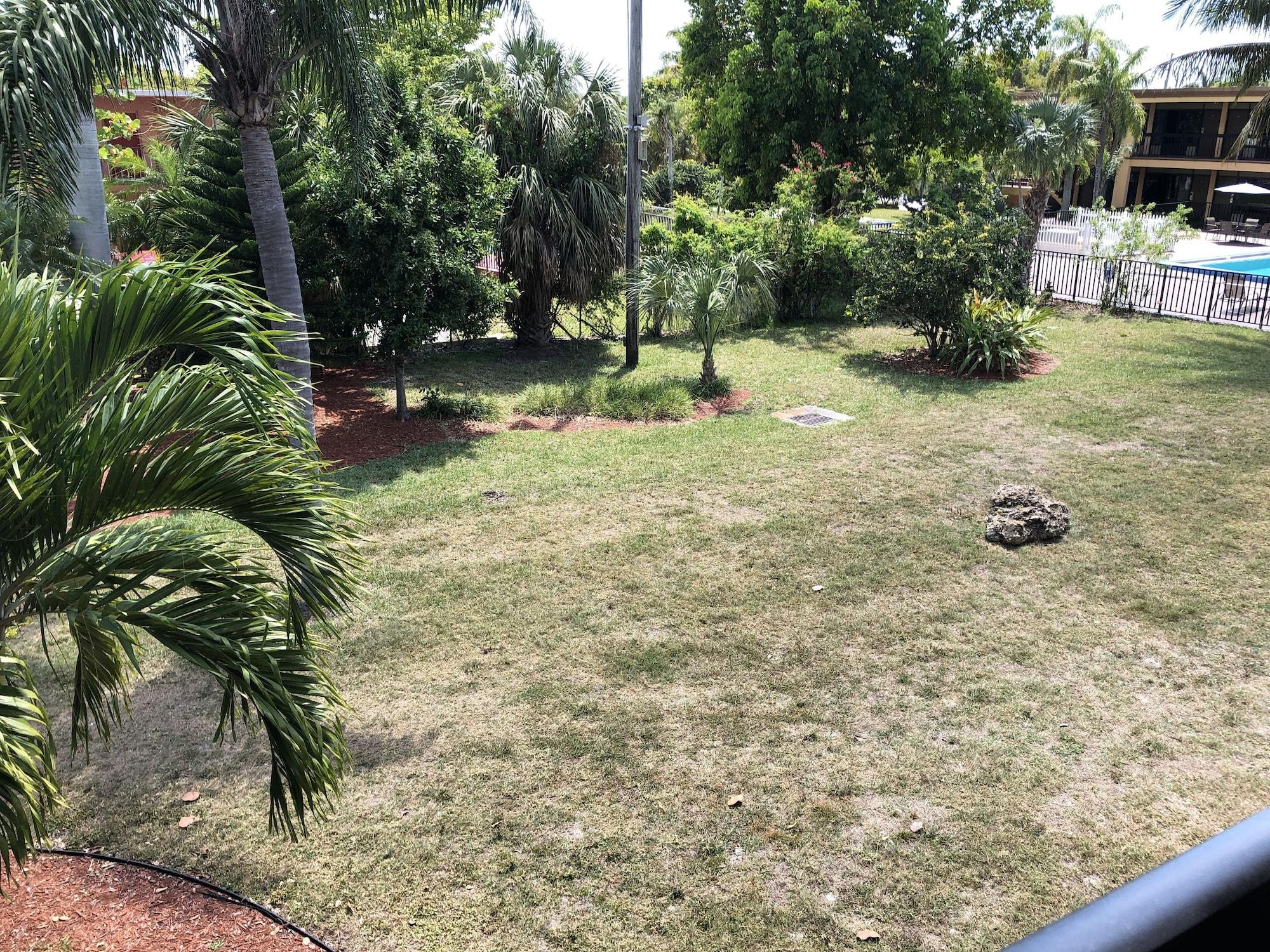 Travelodge By Wyndham Fort Myers North Норт-Форт-Майерс Экстерьер фото