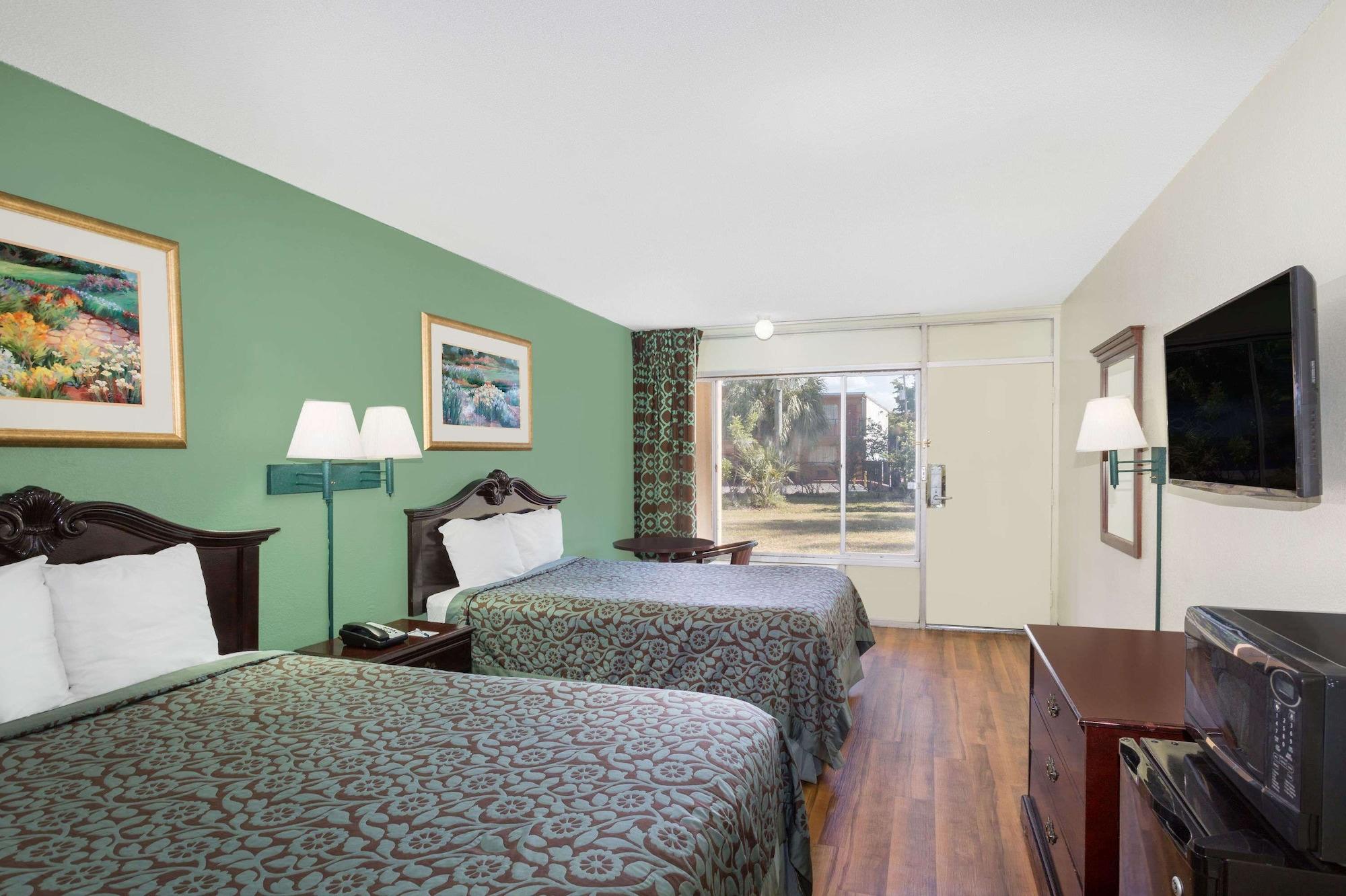 Travelodge By Wyndham Fort Myers North Норт-Форт-Майерс Экстерьер фото