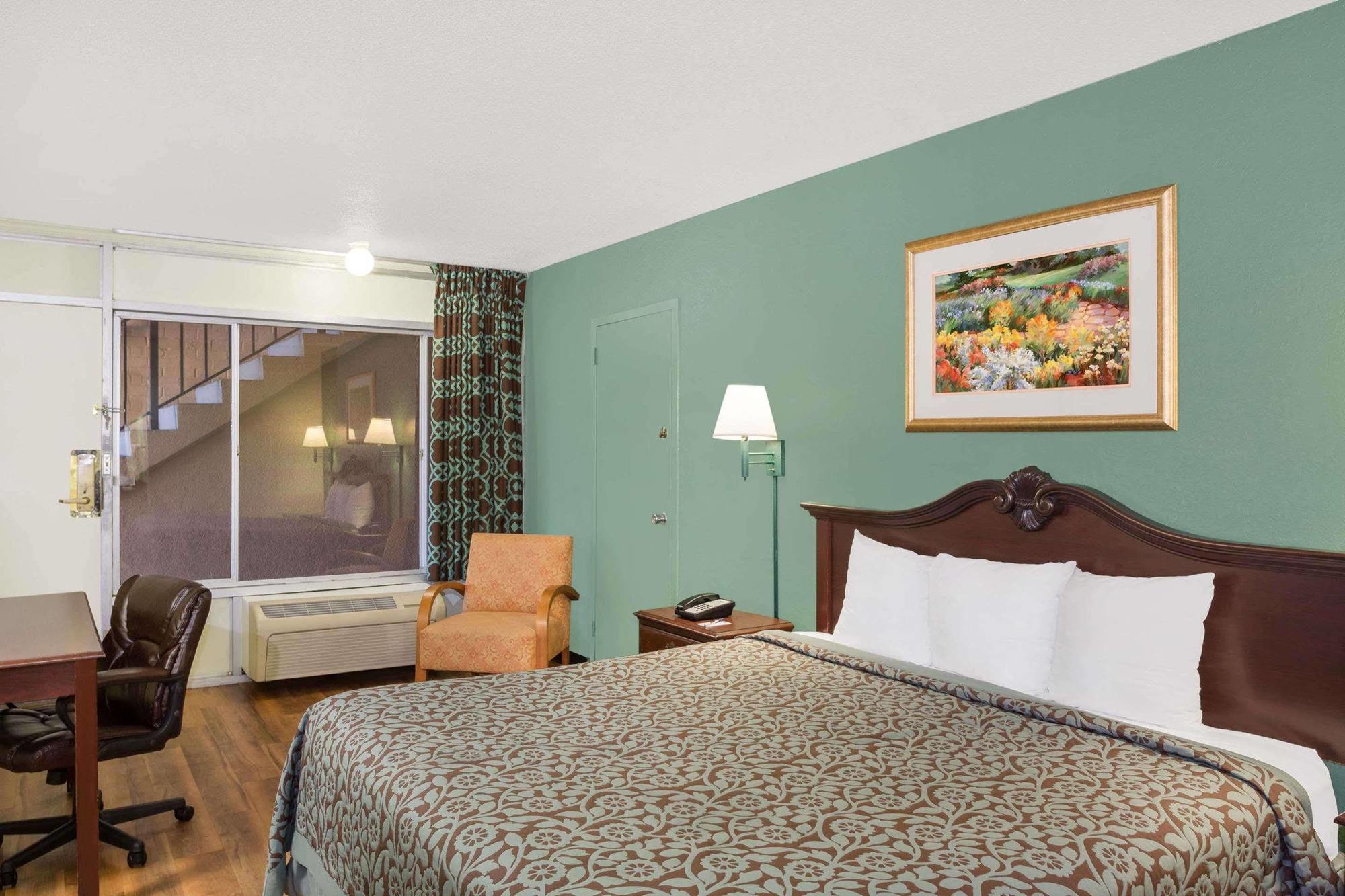 Travelodge By Wyndham Fort Myers North Норт-Форт-Майерс Экстерьер фото