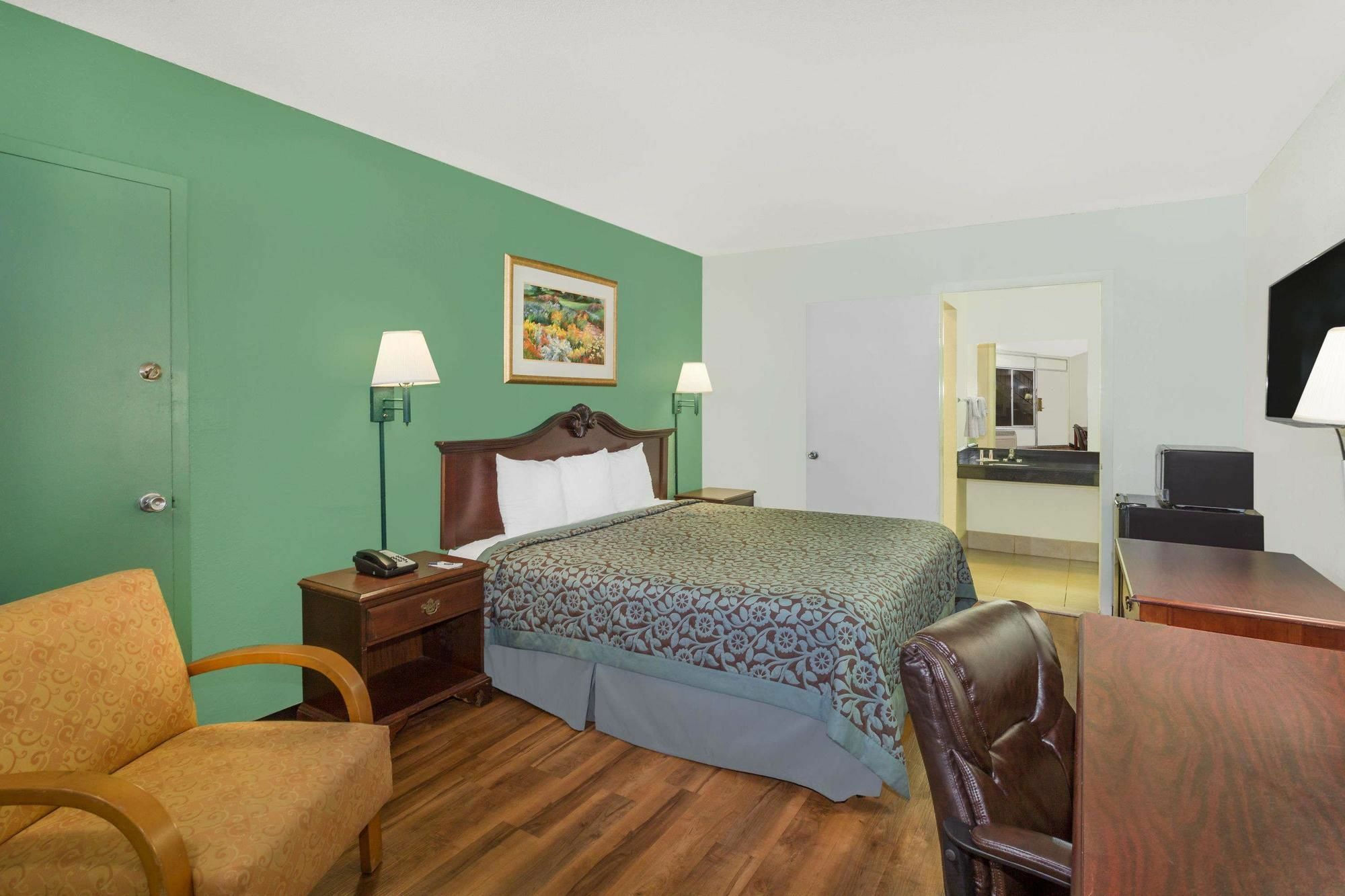Travelodge By Wyndham Fort Myers North Норт-Форт-Майерс Экстерьер фото