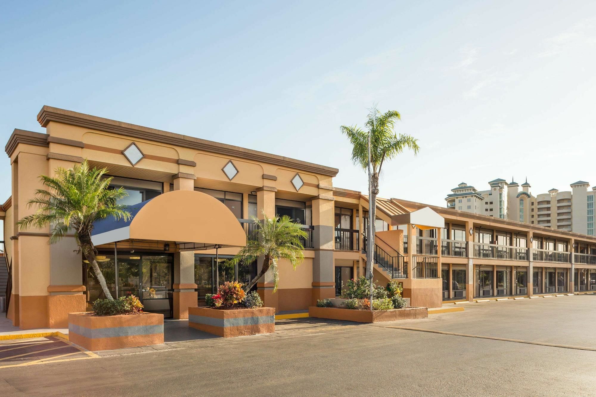 Travelodge By Wyndham Fort Myers North Норт-Форт-Майерс Экстерьер фото