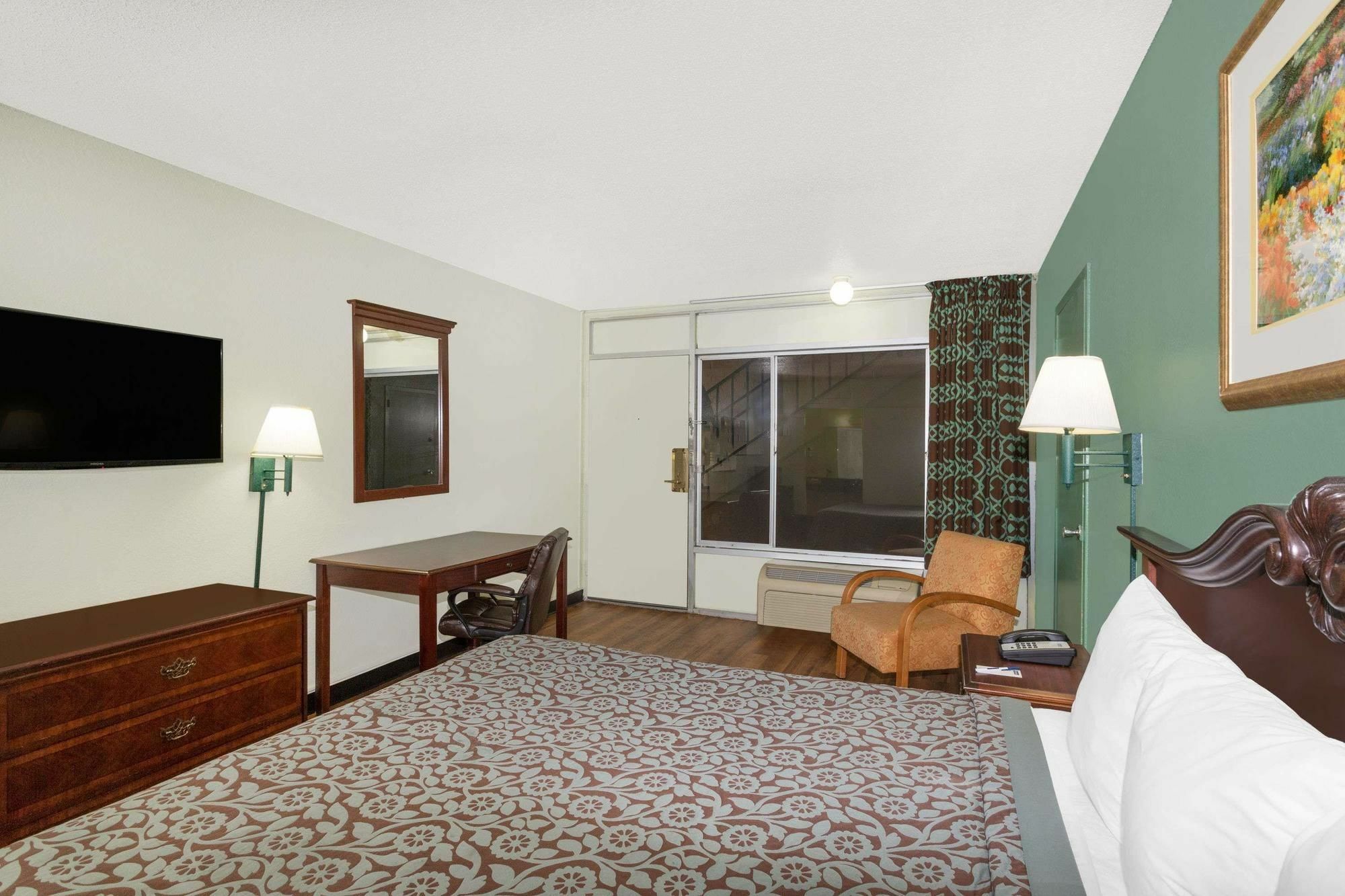 Travelodge By Wyndham Fort Myers North Норт-Форт-Майерс Экстерьер фото